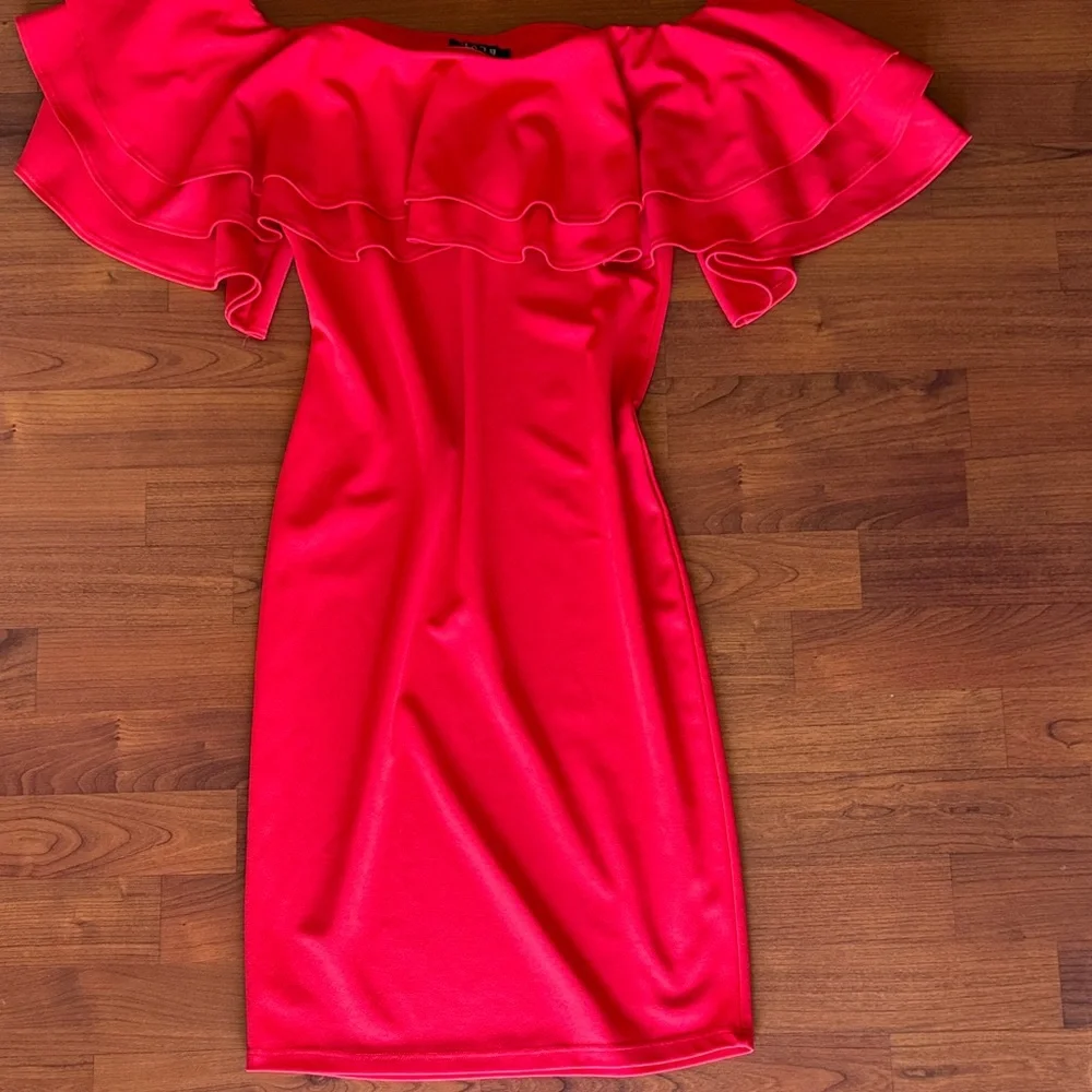 Off-Shoulder Ruffle Red Cocktail Dress - Picture 3 of 6